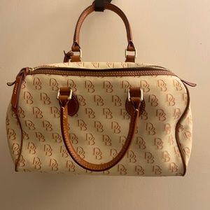 Dooney & Bourke Pocketbook